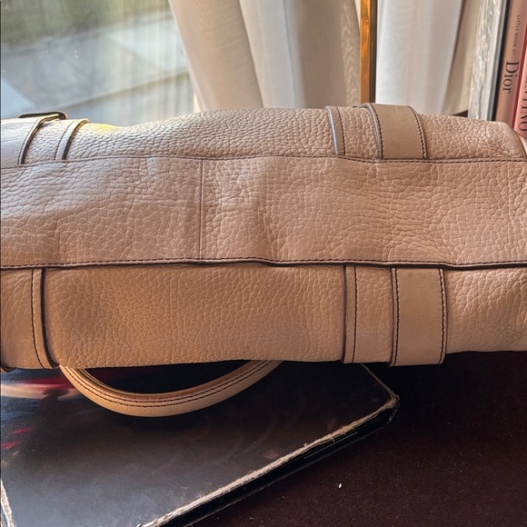 GUC Vintage Kenneth Cole Cream Pebbled Leather Shoulder Bag $85 - Picture 7 of 15